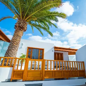 https://luxury-villas-tahiche-anjomacar.puertodelcarmen-hotels.org