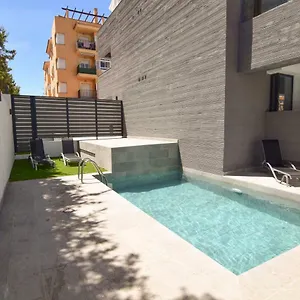 https://letmalaga-carlos-haya.hotelsinnerja.org